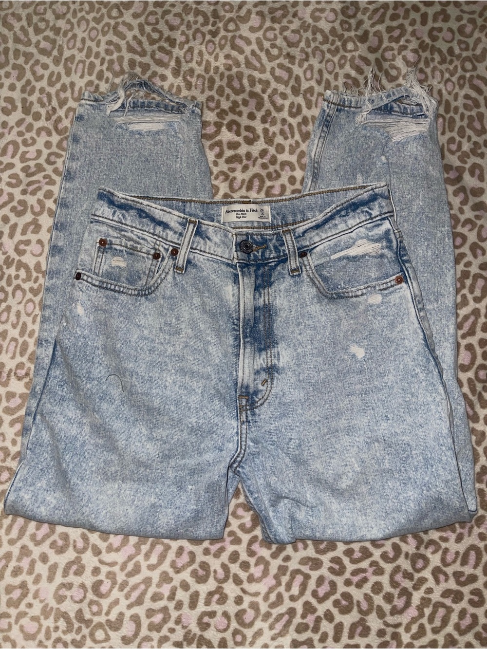 Abercrombie & Fitch Light Acid Wash Blue mom jeans size 2